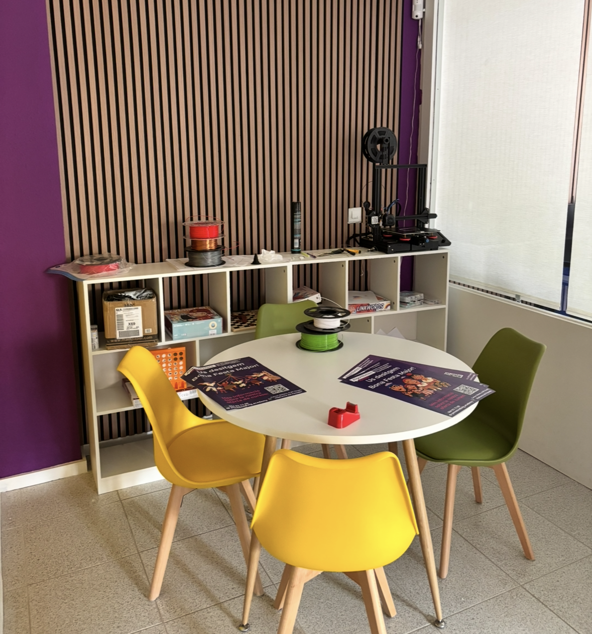 Sala d'estar per a l'espera de les famílies